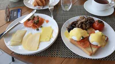 ‪Royal Club Lounge‬