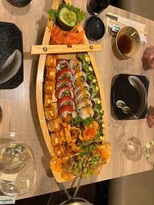 Manna Sushi & Grill