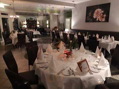 Sabanis Lounge Und Restaurant