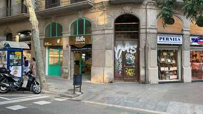 Hula Poke Food - Sagrada Familia