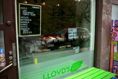 Lloyd's Cafe & Bakery