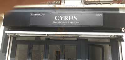 Cyrus, Paris