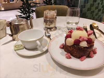 Ladurée, Paris