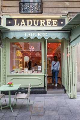 Ladurée, Paris