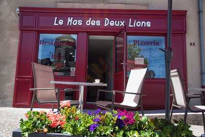 Le Mas des deux Lions, Confolens