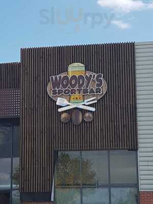 Woody's sportbar, Roques