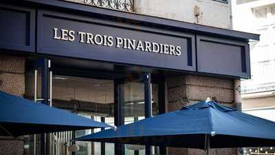 Les Trois Pinardiers