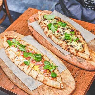 Black Pide, Paris