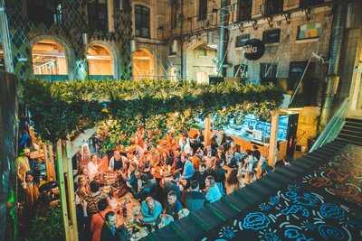 La Place Des Canailles, Marseille