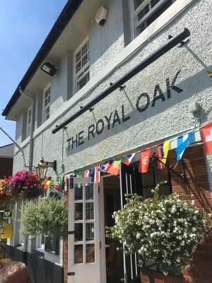 Royal Oak Inn