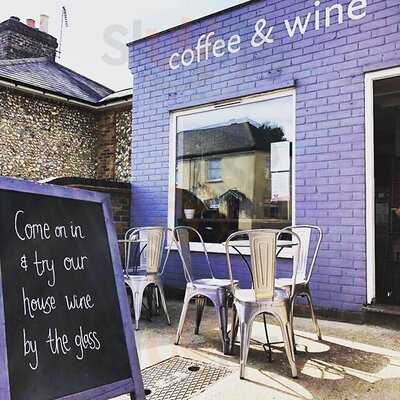 Coffee & Wine Boxmoor