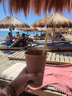 Almiri Beach Bar