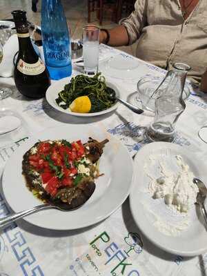 Taverne Pefkos À Porto Koufo En Grece