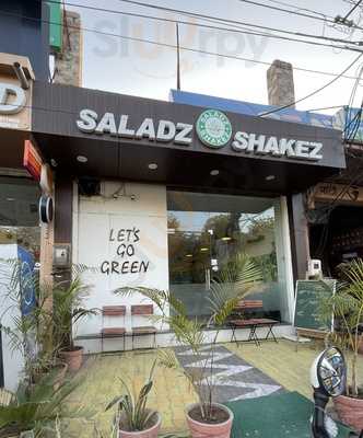 Saladz & Shakez