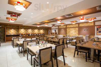 Navarathna Veg Restaurant