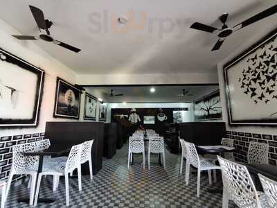 Black And White Pizza Cafe