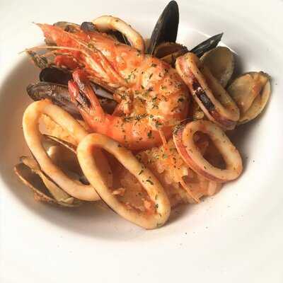 神宮前食堂 サンハウス 原宿店