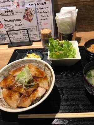 塩ホルモン７１２　大通本店, 札幌市