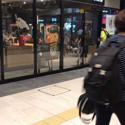 スターバックスコーヒー エトモ祐天寺店