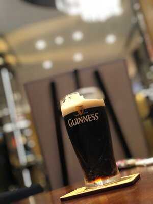 IRISH PUB Peter Cole