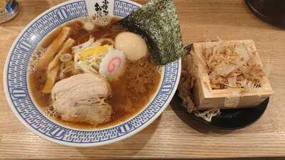 豚骨魚介ラーメン 小僧またおまえか。