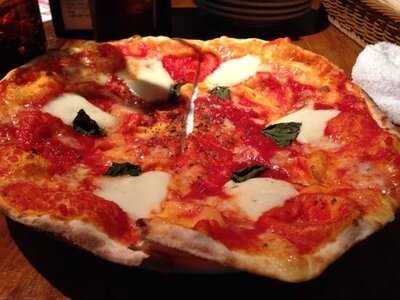 ワイン酒場 ウラッチェ！