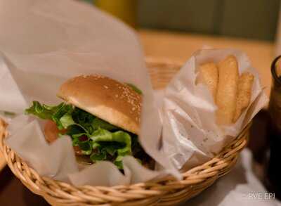 フレッシュネスバーガー大塚店, 豊島区