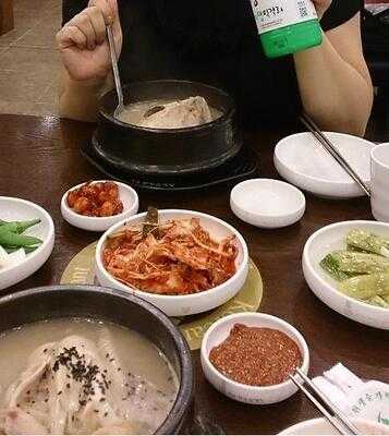 지호한방삼계탕 동작점