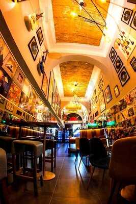 Dalí Cozinha Surreal