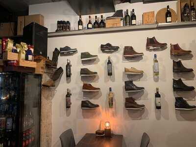 Shoes & Booze Bar