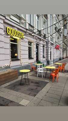 GOODSON Chick & Beer