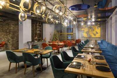 LEO Restaurant & Bar