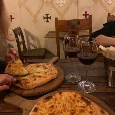 Хачапури и вино