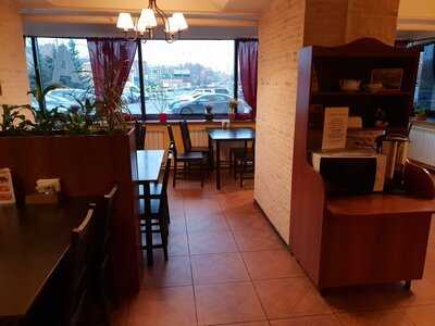 Диннер Холл