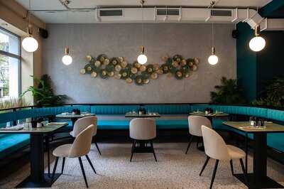 Reef Seafood Bistro