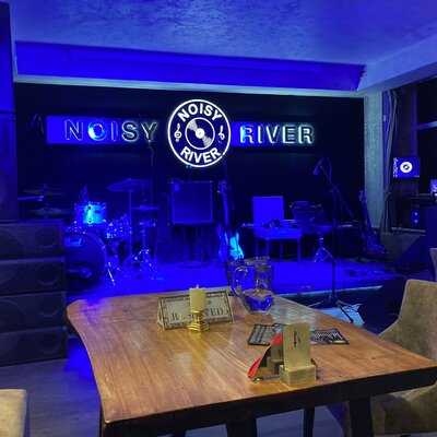 Ресторан-клуб Нойзи Ривер