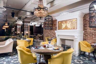 Ресторан "Гуси-Лебеди"