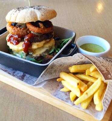 Ред Фокс Паб