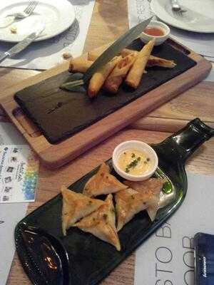 Музыкальный рестобар Next Door