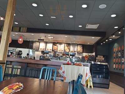 Einstein Bros. Bagels, Keller