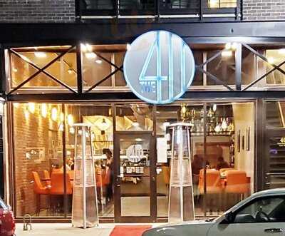 411 Restaurant & Lounge