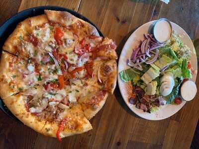 Slackwater Pub & Pizzeria