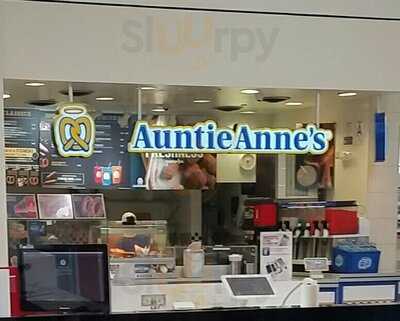 Auntie Anne's Los Cerritos Center, Cerritos