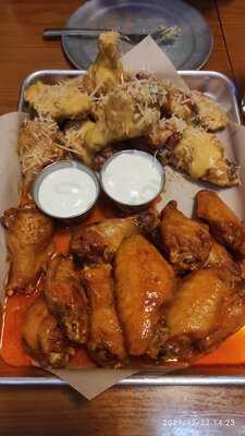 Red Baron Wings & Pizza