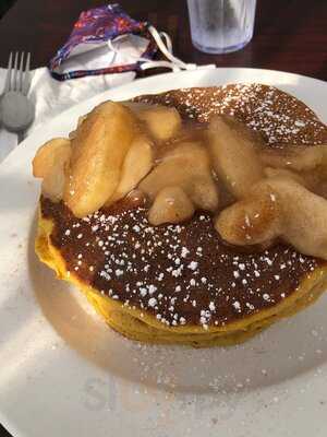 Cinnamon Pancake House, Naperville