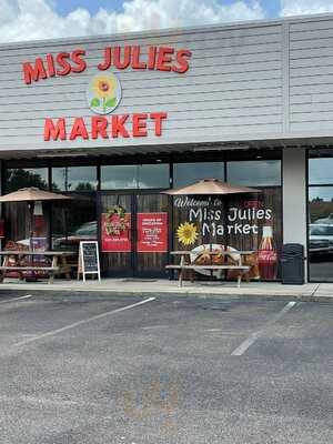 Miss Julies Market, Wiggins