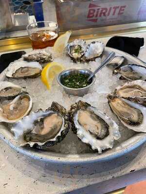 Hog Island Oyster Co., Larkspur