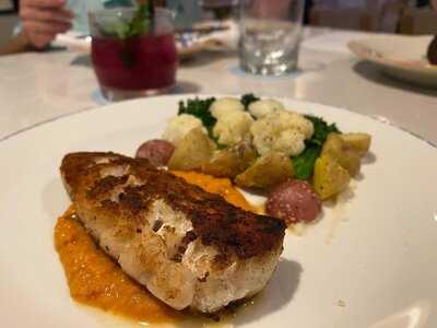 Pier 6 Seafood & Oyster House