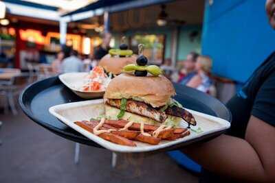 Blue Dragon Tavern & Cosmic Musiquarium, Kawaihae