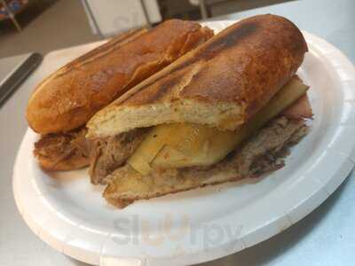 Moya's Cuban Creations, Fredericksburg